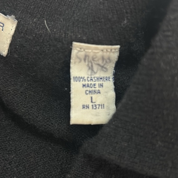 Lord & Taylor two ply cashmere V-neck sweater size large black - Picture 7 of 9